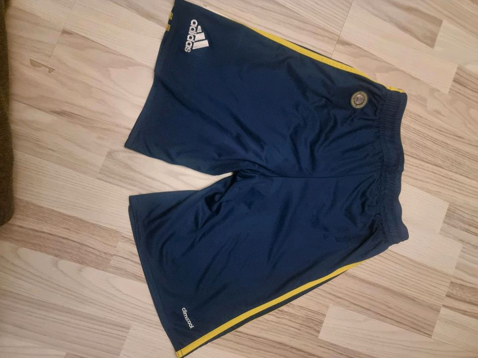 Fenerbahçe Trikot mit Short für Kinder in Burgdorf