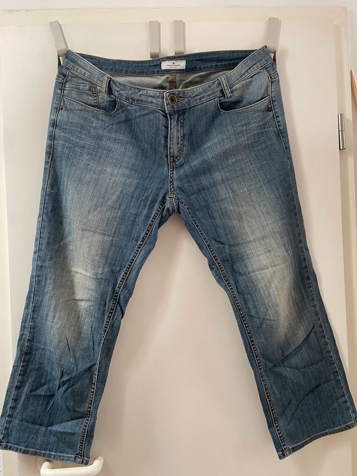 Tom Tailor Jeans Carrie blau Gr. ca. 44 in Hamburg