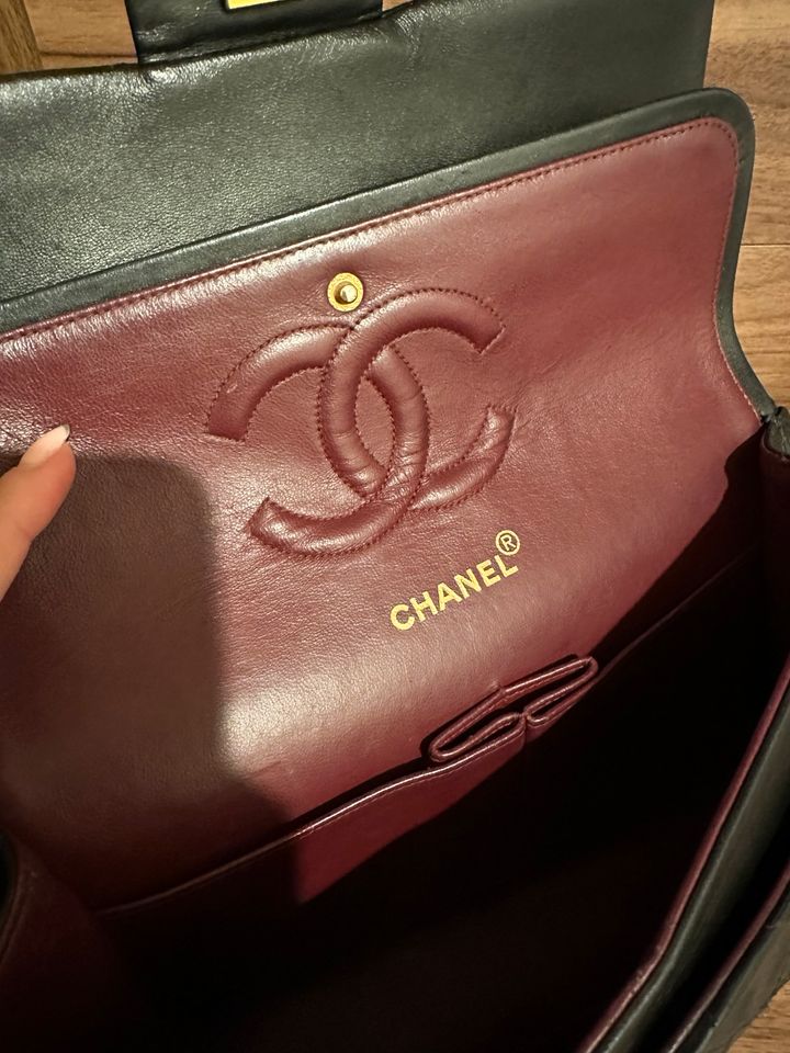 Chanel timeless flap bag schwarz Gold Leder 25 classic in Nürnberg (Mittelfr)