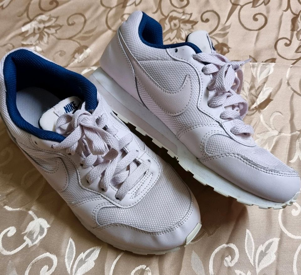 Nike MD Runner 2 Sneaker Turnschuhe Sportschuhe Rose Gr.36 Top in  Hamburg-Mitte - Hamburg Billstedt | eBay Kleinanzeigen ist jetzt  Kleinanzeigen