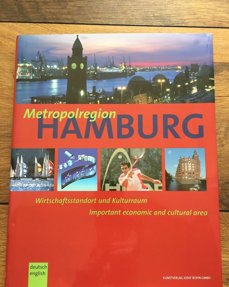 Buch über Hamburg, auf deutsch und englisch in Artlenburg