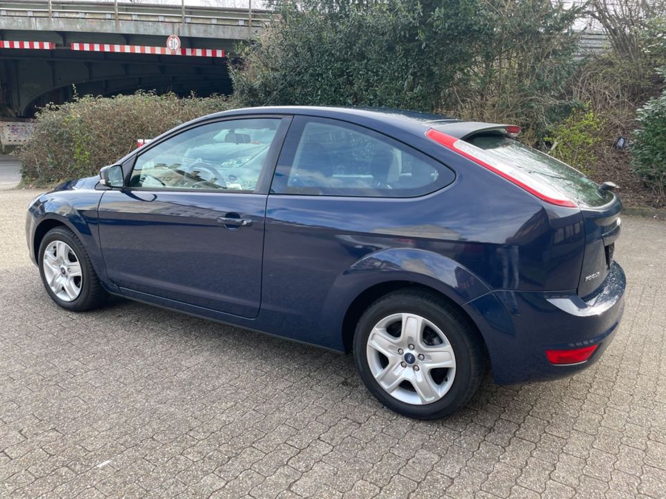 Ford Focus 1,4 Style in Duisburg