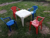 Tisch und 4 Stühle für Kinder Niedersachsen - Quakenbrück Vorschau