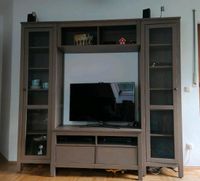 Hemnes Ikea Vitrine TV Möbel Kombination mit Lampen braun grau Feldmoching-Hasenbergl - Feldmoching Vorschau