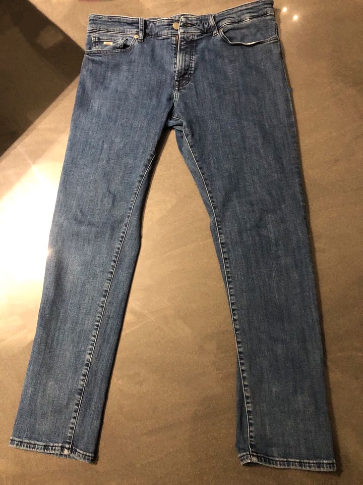 „Hugo Boss“ Herren Jeans (W36 / L32) in Zirndorf