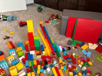 Große Kiste Lego Duplo mit diversen Sets, Platten und Fahrzeugen Nordrhein-Westfalen - Wesel Vorschau