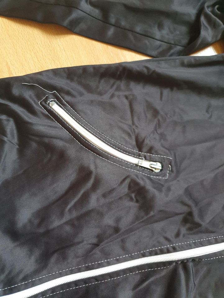 Adidas Trainingsjacke original 70er Jahre schwarz Gr S in Recklinghausen