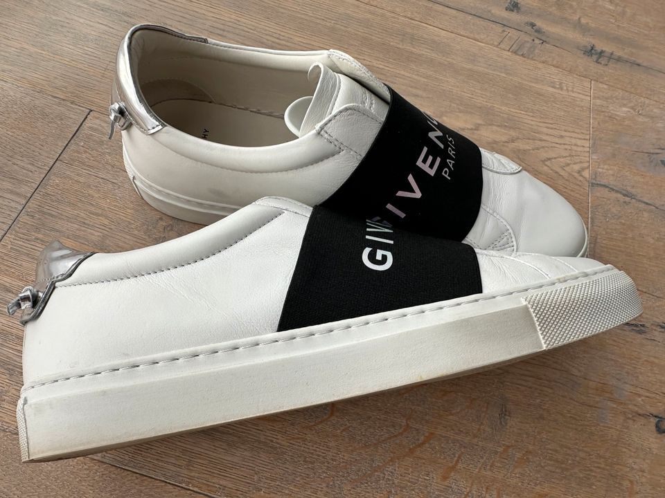 Givenchy Low sneakers gr. 39 in Neustadt an der Weinstraße