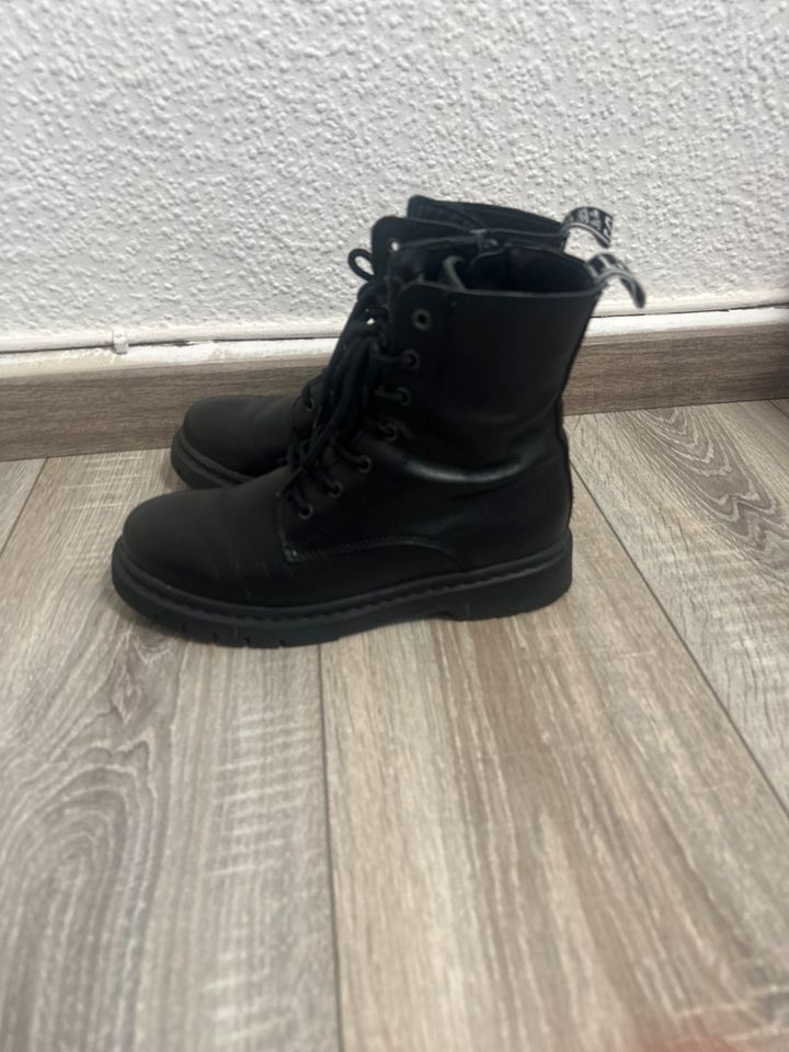 Boots Damen Tamaris Gr36 in Bochum