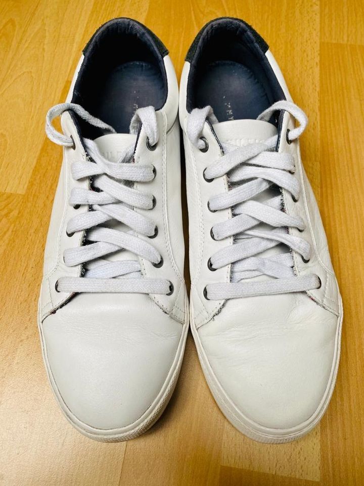 Tommy Hilfiger Sneaker Leder weiß 45 in Bremen