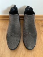 Wie neu neuwertige Ankle Boots grau Wildleder 36 Stiefelette Hessen - Bad Vilbel Vorschau