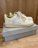 Nike Air Force 1 weiß neon grün/gelb Größe 42 Bayern - Feucht Vorschau