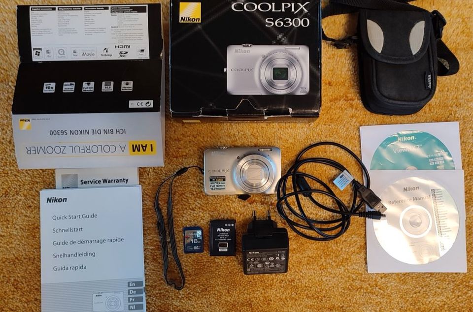 Nikon Coolpix S6300 Digitalkamera mit Zubehör in Wetzlar