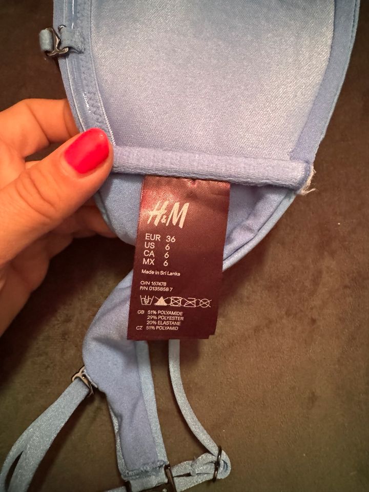 H&M Bikini Bandeau Oberteil zum Binden Gr S hellblau in Pforzheim