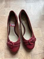 Clarks Rot Pumps Leder Büro 6 1/2 gr 40 neu Mary Jane Hessen - Bad Homburg Vorschau