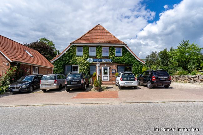 Landgasthof mit Gästezimmern und separatem Wohnhaus in der Gemeinde Malente (Holsteinische Schweiz) in Malente