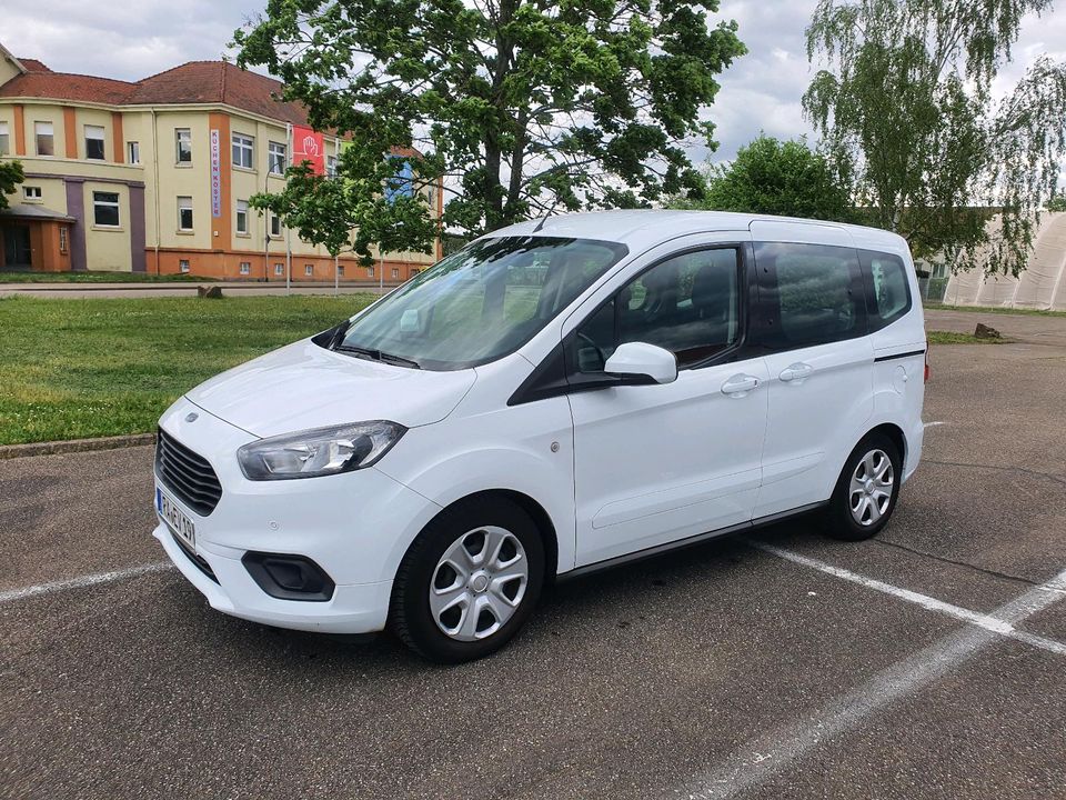 Ford Tourneo Courier 1.0 EcoBoost 101 PS 2019 in Rastatt
