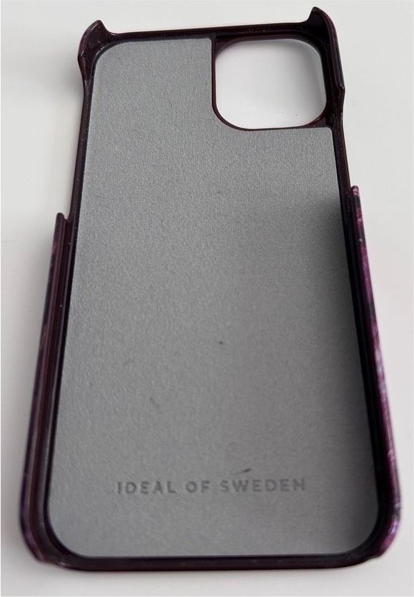 2 Hüllen von Ideal of Sweden für das  iPhone 12 mini in Neuenhaus