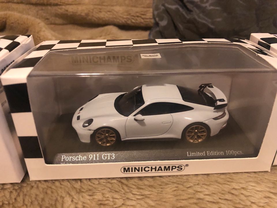 1x Porsche GT3 2x GT2RS  Minichamps 1:43  1xPorsche GT4  1x GT3RS in Lehrensteinsfeld