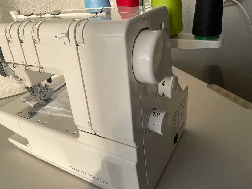 JANOME 2000 CPX COVERLOCKMASCHINE in Gebhardshain