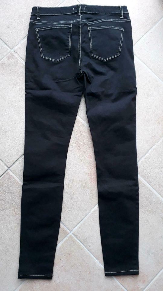 Jeans für Damen, schwarz, weiße Nähte, Gr. 38, Amisu,Skin Stretch in Herzberg am Harz