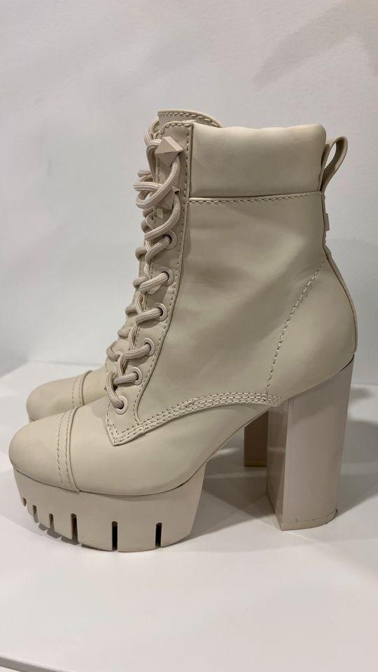 Guess Stiefel Stiefeletten Boots Plateau Creme 35 36 in Burbach