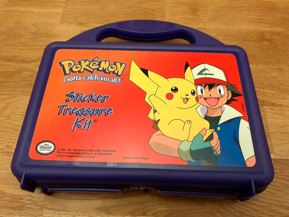 POKEMON Sticker Treasure Kit 1999 Nintendo Koffer Pikachu ASH in Landau in der Pfalz