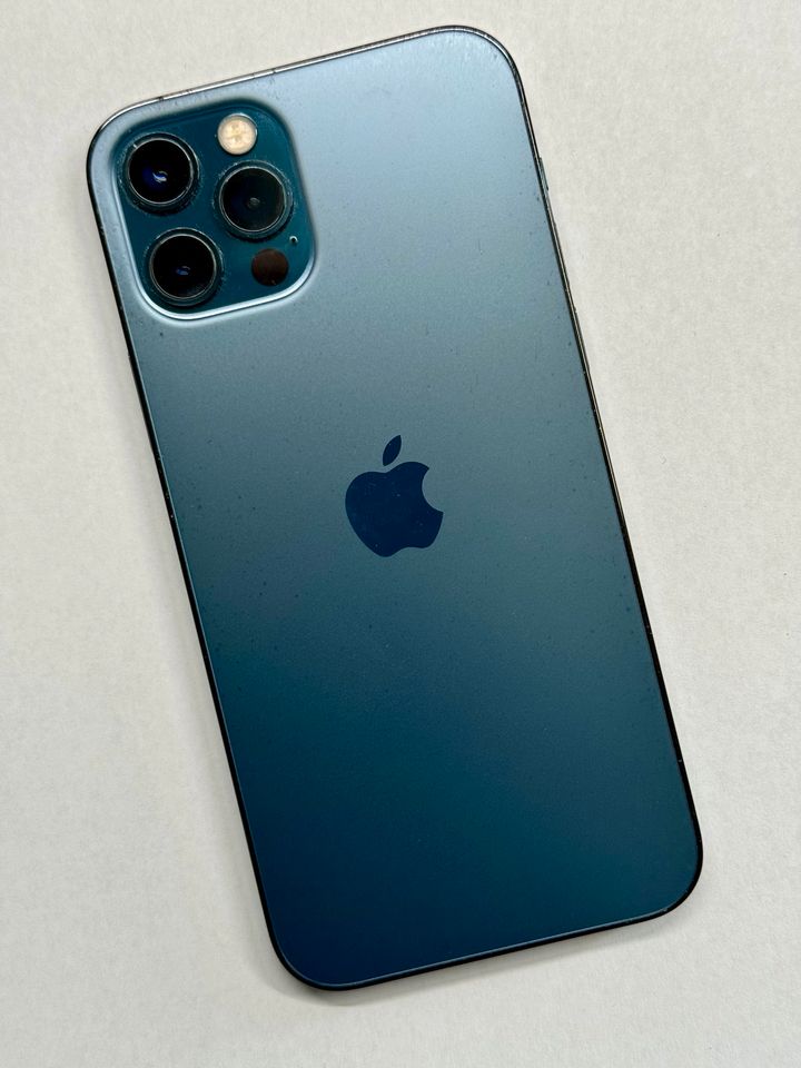iPhone 12 Pro 256 GB Pacific Blue in Schernikau