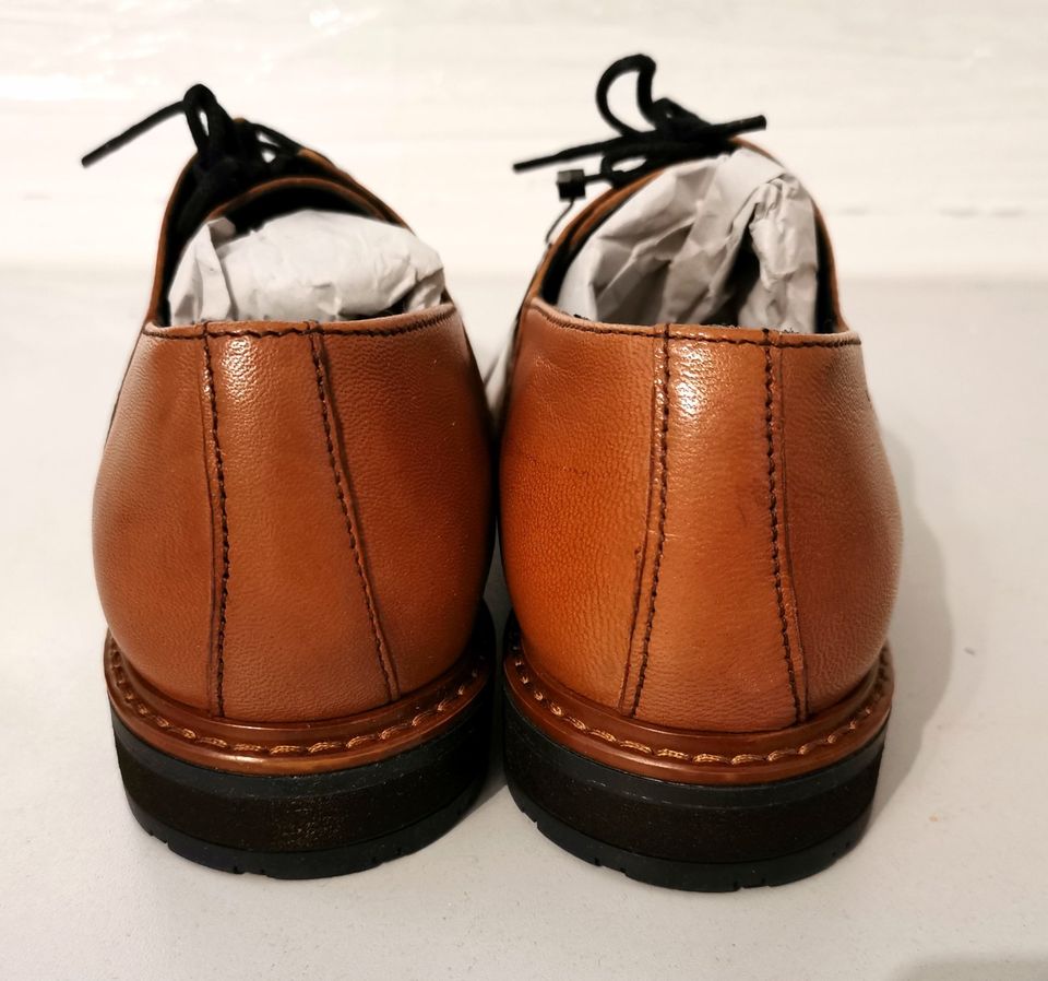 NEU Tamaris Damen Schuhe Größe 37 braun Leder Schnürschuhe Büro in Büdingen
