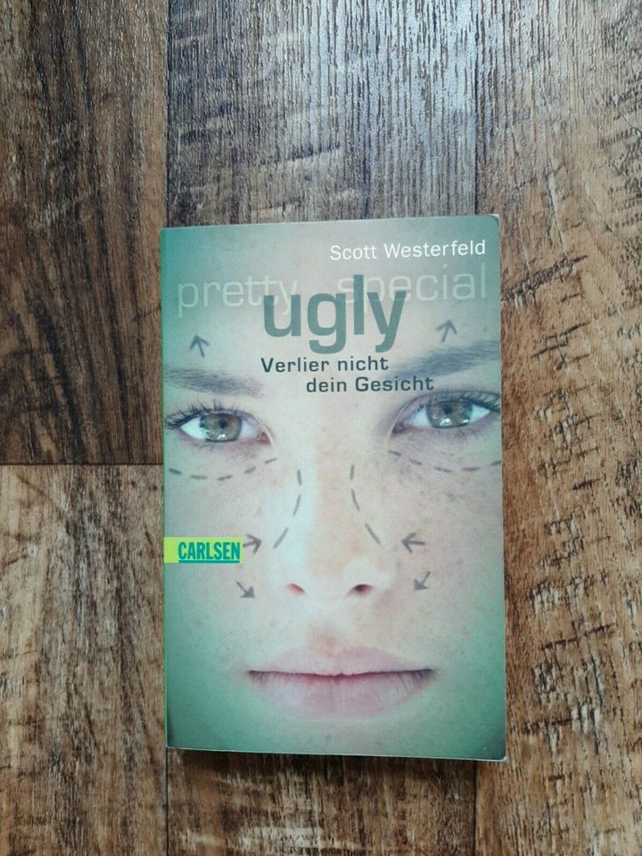 Ugly - Verlier nicht dein Gesicht (Scott Westerfeld) zu verkaufen in Bückeburg