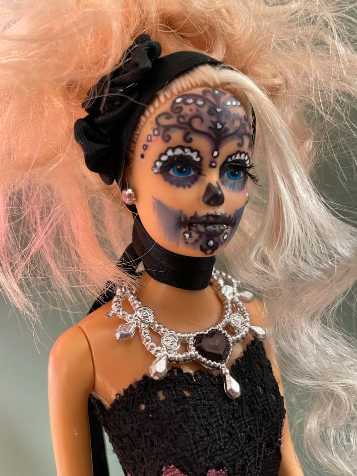 Redesign Simba-Barbie Puppe OOAK La Catrina in München