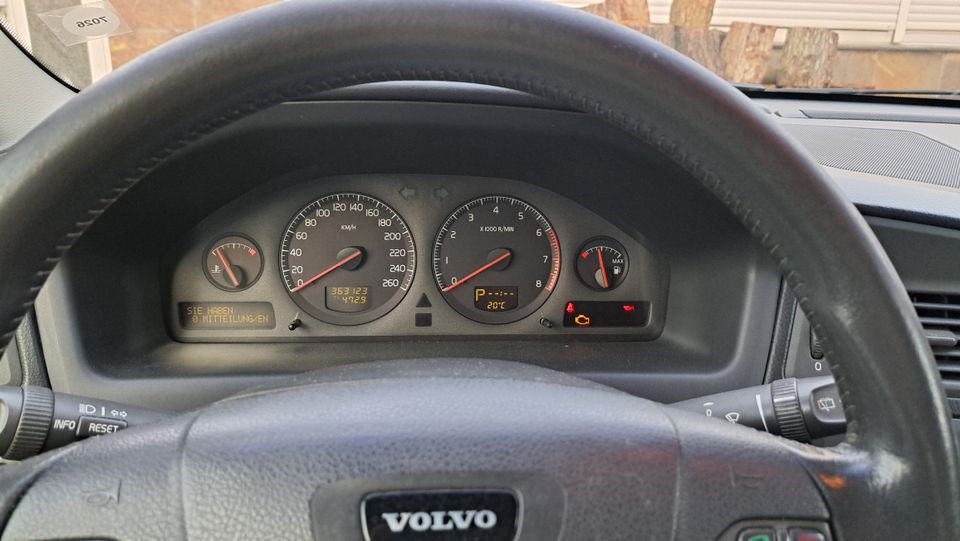 Volvo V70 Bj. 2001 2,4l 140 PS in Lage