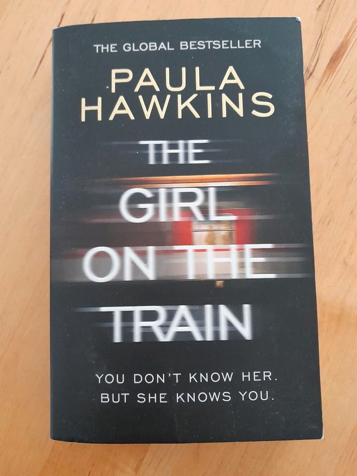 The girl on the train  - Englisch Taschenbuch von Paula Hawkins in Osterspai