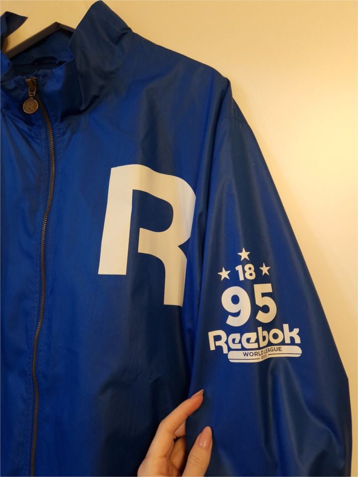 Stylische Reebok-Jacke (Herren) in blau, Track Jacket Größe: XL, in Nürnberg (Mittelfr)