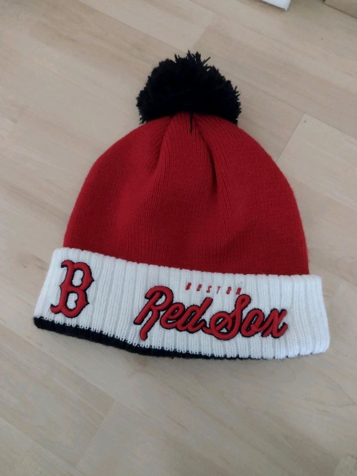 MLB New Era Beanie Boston Red Sox Wintermütze Bommel in Limburg