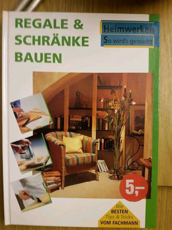 2 Bücher: Dachgeschoss ausbauen und Regale und Schränke bauen in Celle