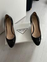 Prada Schuhe Gr.37,5 Original Leder Pumps schwarz Bayern - Karlsfeld Vorschau