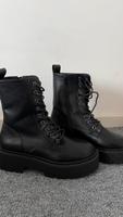 Neuwertig ASOS Plateau Stiefeletten Gr 39 Schwarz Schnürstiefel Baden-Württemberg - Esslingen Vorschau