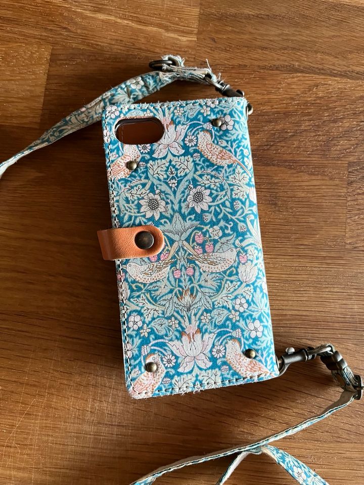 Handyhülle iPhone 8 Leder in Pinneberg