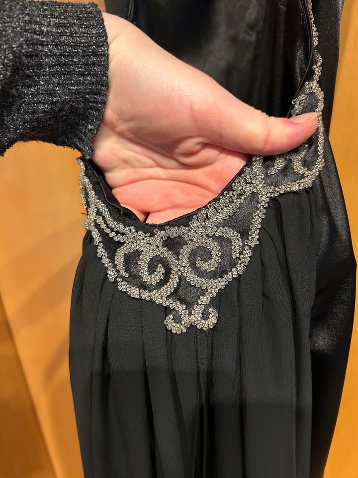 Abikleid Abendkleid vintage Perlen schwarz Seide Satin in Völklingen