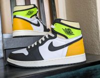 Nike Air Jordan 1 High 'Volt'  555088 - 118 Gr. 42 Frankfurt am Main - Bornheim Vorschau