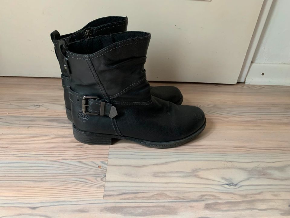 Marco Tozzi Stiefel Stiefeletten schwarz Leder Gr. 38 in Hamburg