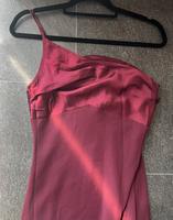One-Shoulder Maxikleid in Burgunderrot Bayern - Essenbach Vorschau