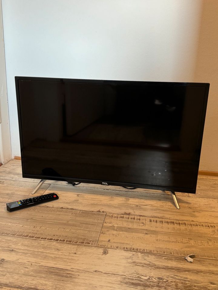 TCL Fernseher 32 Zoll in Stade