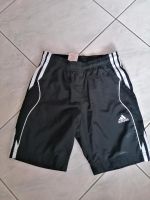 Adidas Sporthose kurz Grösse 128 Baden-Württemberg - Burladingen Vorschau