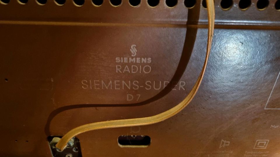 SIEMENS RADIO SUPER D7, Antik, sehr gut erhalten in Dreieich