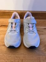 Nike Running Turnschuhe Größe 31,5 Baden-Württemberg - Ditzingen Vorschau