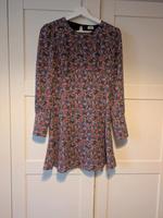 Kleid Blumen 36, Rücken frei Niedersachsen - Wistedt Vorschau