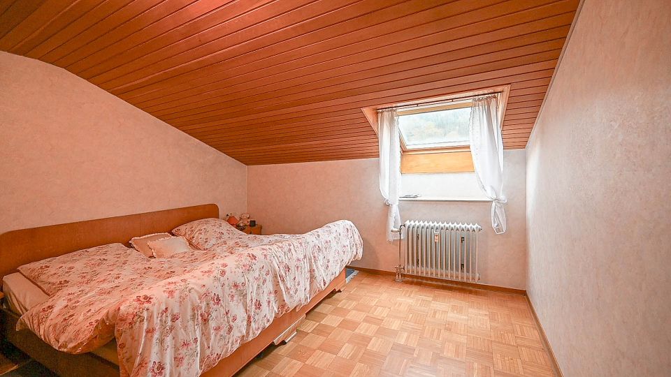 2-Zimmer-DG Wohnung im Kurort Bad Liebenzell | EBK | Balkon | Garage | Keller in Bad Liebenzell