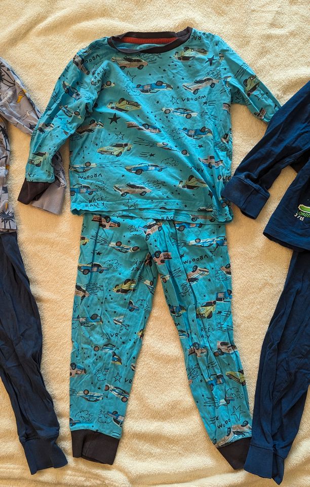 Schlafanzüge 104 110 Jungen Auto Dino Hai Schlafanzug Pyjama in Berlin
